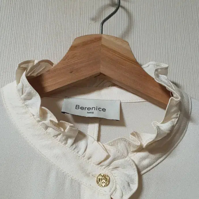 [BUNJANG] Berenice Volume Sleeve Blouse / 베르니스 berenice 볼륨 슬리브 블라우스  36 사이즈  정품