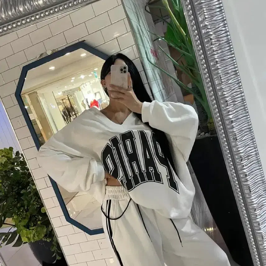 [BUNJANG] One Shoulder Oversized V-Neck Top / 원오프숄더 맨투맨