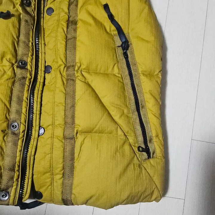 [BUNJANG] CP Company Goggle Lens Hooded Padded Vest / [95]CP컴퍼니 고글 렌즈 후드 패딩 조끼