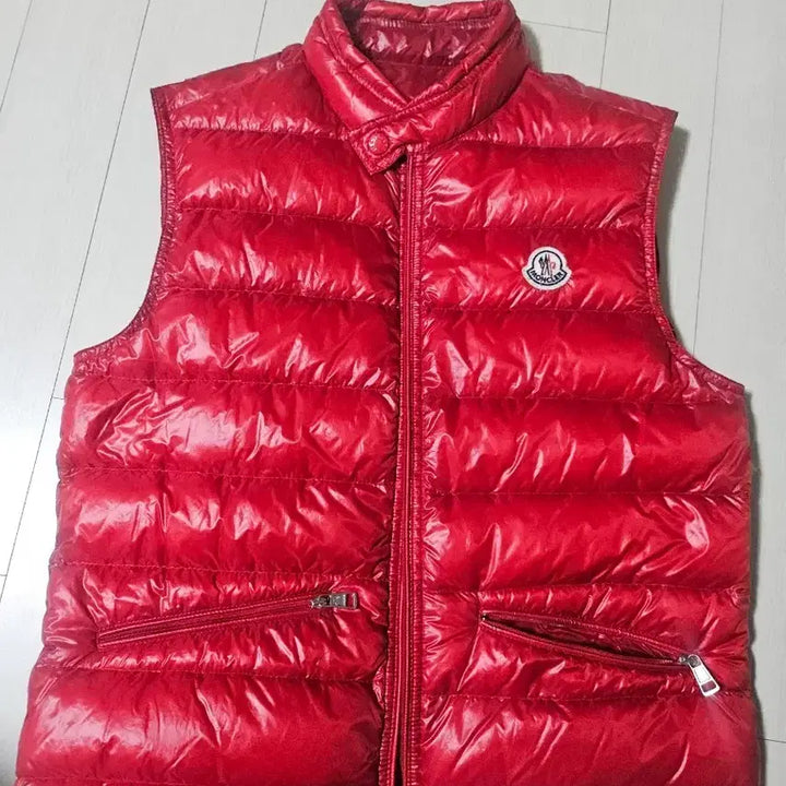 [BUNJANG] Moncler GUI Red Logo Padded Vest / [1]몽클레어 GUI 레드 로고 패딩 조끼