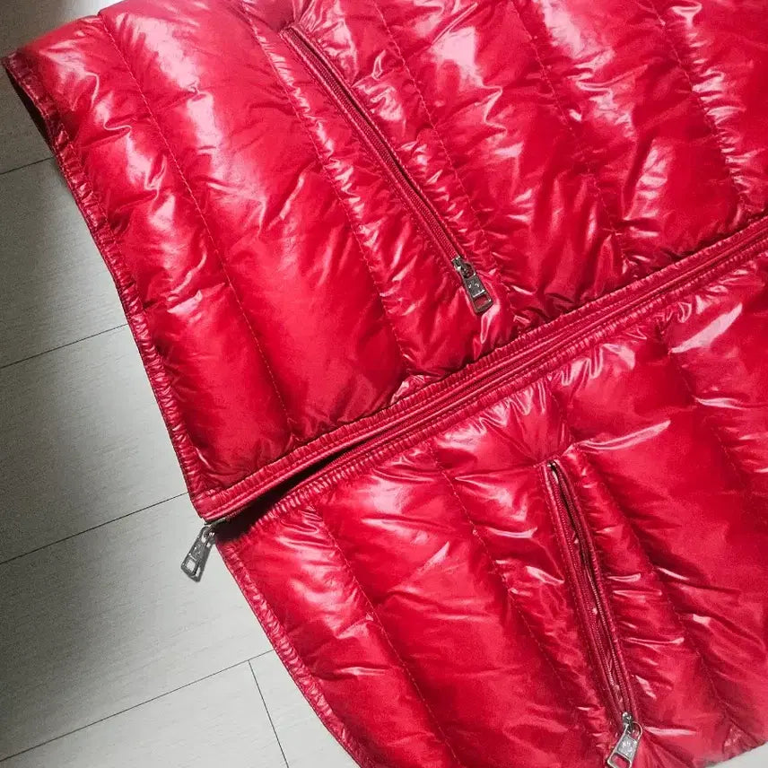[SOLD OUT] [1]몽클레어 GUI 레드 로고 패딩 조끼