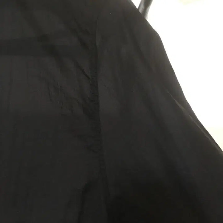 [BUNJANG] Satisfy L Black Windbreaker / 새티스파이 리피 바람막이 블랙 판매합니다