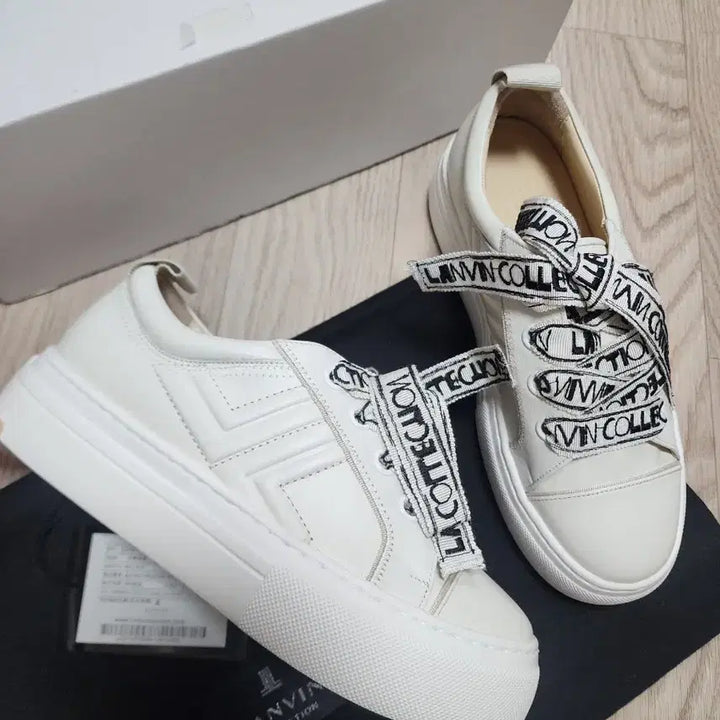 [BUNJANG] Lanvin Collection Leather Embroidered Strap Sneakers / [230]한섬 랑방컬렉션 레더 자수 스트랩 스니커즈 레터링 리본 운동화