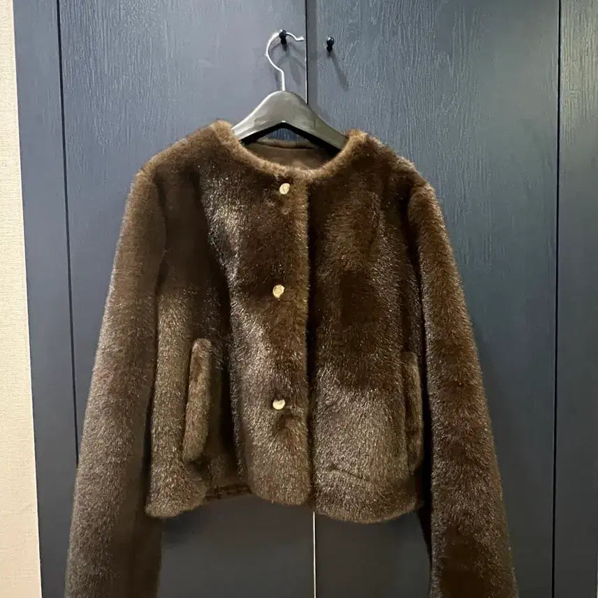 [BUNJANG] ZOOC Faux Lambswool Crop Jacket / [ZOOC] 페이크 램스퍼 크랍 자켓 (Z244PSF655)