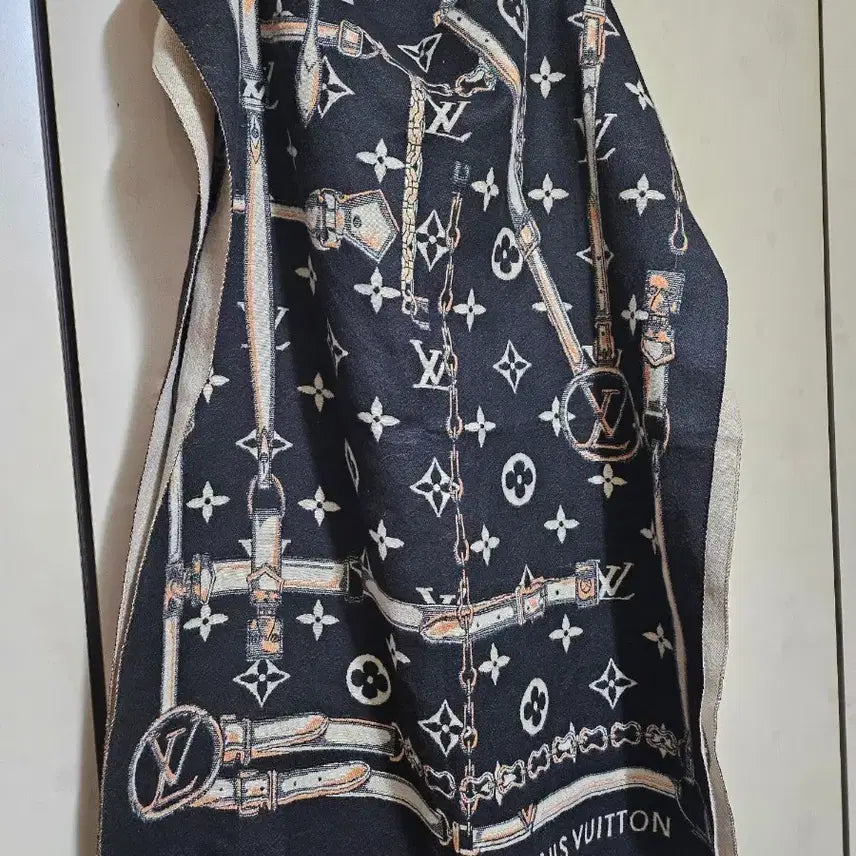 [BUNJANG] Louis Vuitton Cashmere Scarf Shawl Blanket / 루이비통 머플러 숄 무릎담요