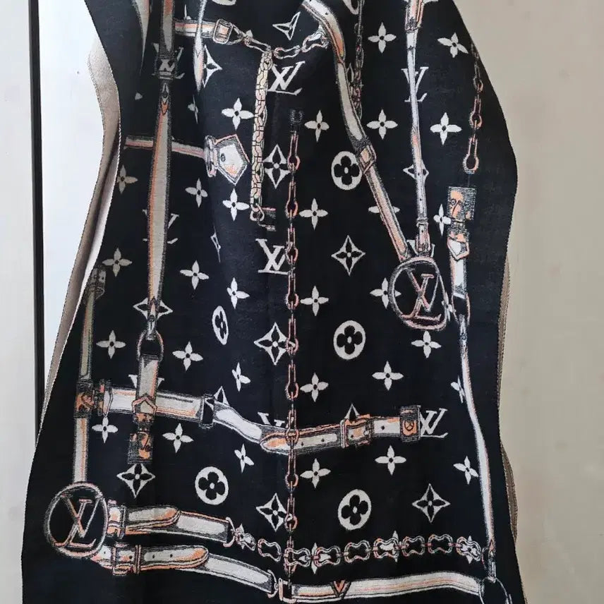 [BUNJANG] Louis Vuitton Cashmere Scarf Shawl Blanket / 루이비통 머플러 숄 무릎담요