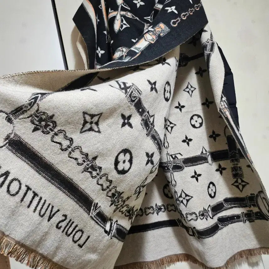[BUNJANG] Louis Vuitton Cashmere Scarf Shawl Blanket / 루이비통 머플러 숄 무릎담요