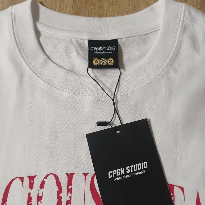 [BUNJANG] 새상품) 꼼파뇨 오션 웨일 반팔티 화이트 M / 새상품) 꼼파뇨 오션 웨일 반팔티 화이트 M