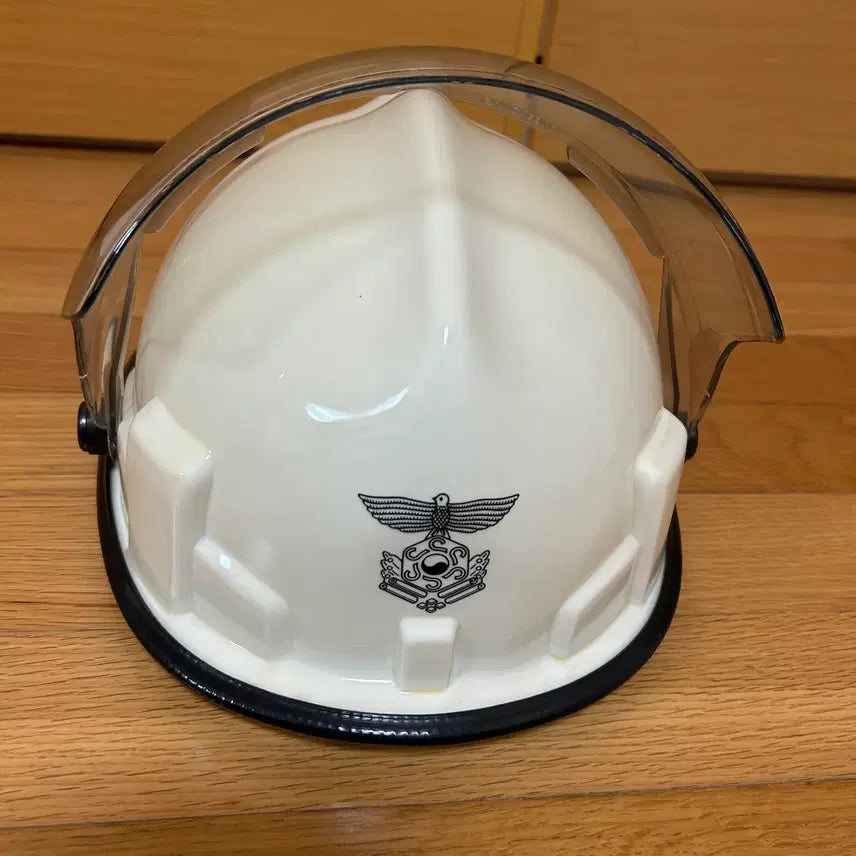 [BUNJANG] San Cheong Fire Commander Suppression Helmet (Small) / 소방 지휘관 진압헬멧(소형)