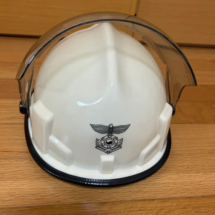 [BUNJANG] San Cheong Fire Commander Suppression Helmet (Small) / 소방 지휘관 진압헬멧(소형)