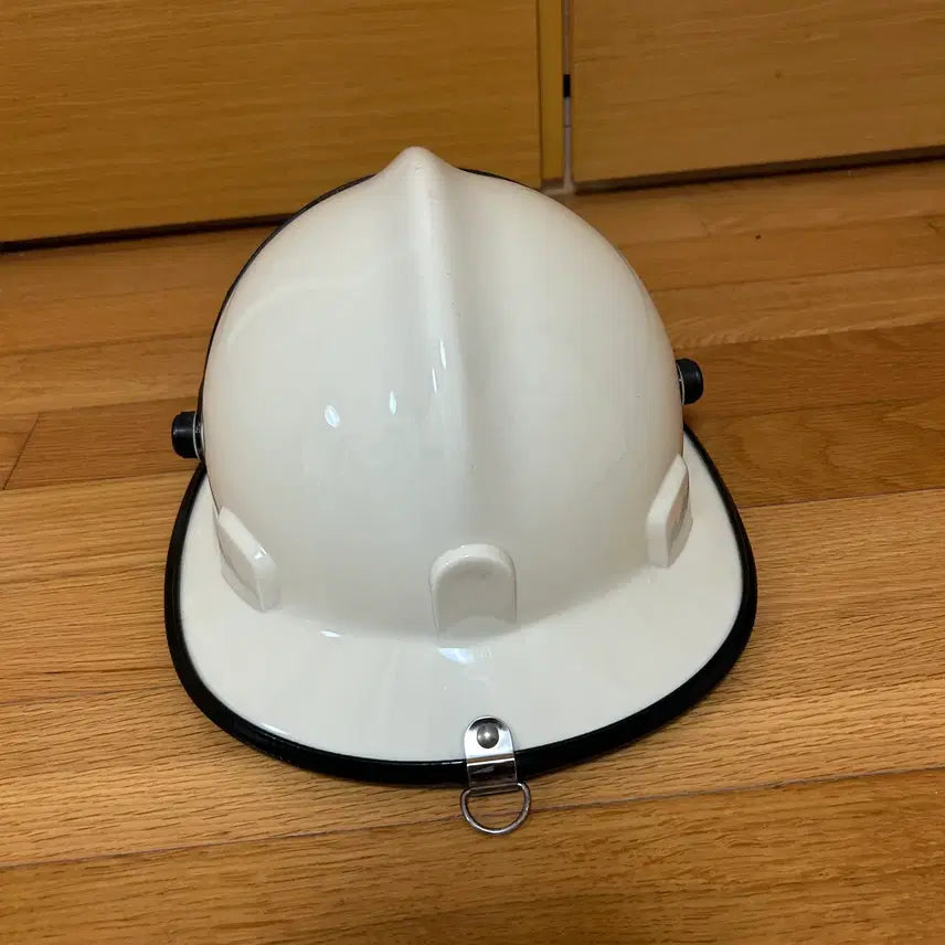 [BUNJANG] San Cheong Fire Commander Suppression Helmet (Small) / 소방 지휘관 진압헬멧(소형)