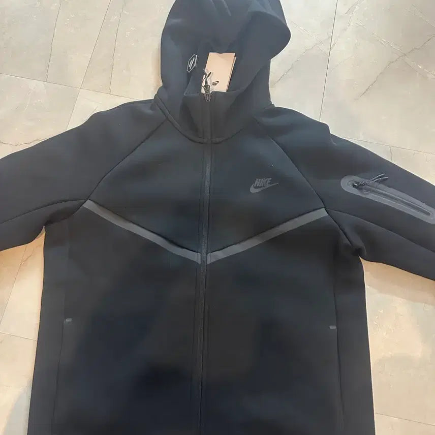 [BUNJANG] Nike Tech Black Sneakers / 나이키 테크 블랙