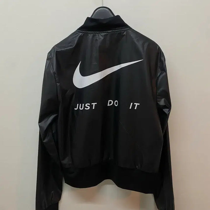 [BUNJANG] Nike Black Bomber Women's Jacket / 정품 새상품 나이키 블랙 봄버 여성 자켓 점퍼 85