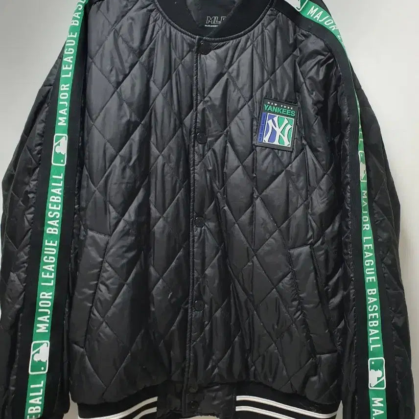 [BUNJANG] MLB New York Yankees Diamond Quilted Jacket / MLB 뉴욕양키즈 퀼팅 자켓 100