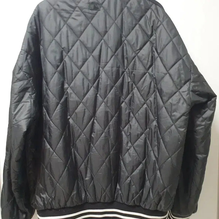 [BUNJANG] MLB New York Yankees Diamond Quilted Jacket / MLB 뉴욕양키즈 퀼팅 자켓 100