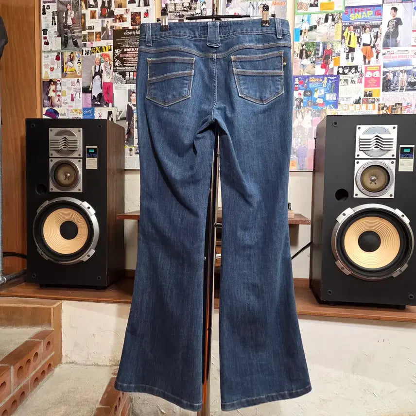 [BUNJANG] Vintage Stitch Low Rise Bootcut Denim Pants / 빈티지 스티치 로우라이즈 부츠컷 진청 데님 팬츠