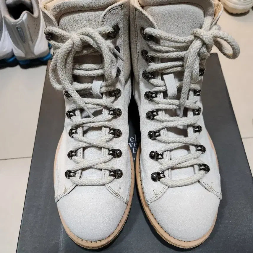 [BUNJANG] Eleventy Tracking Shoes / 일레븐티 트래킹 슈즈