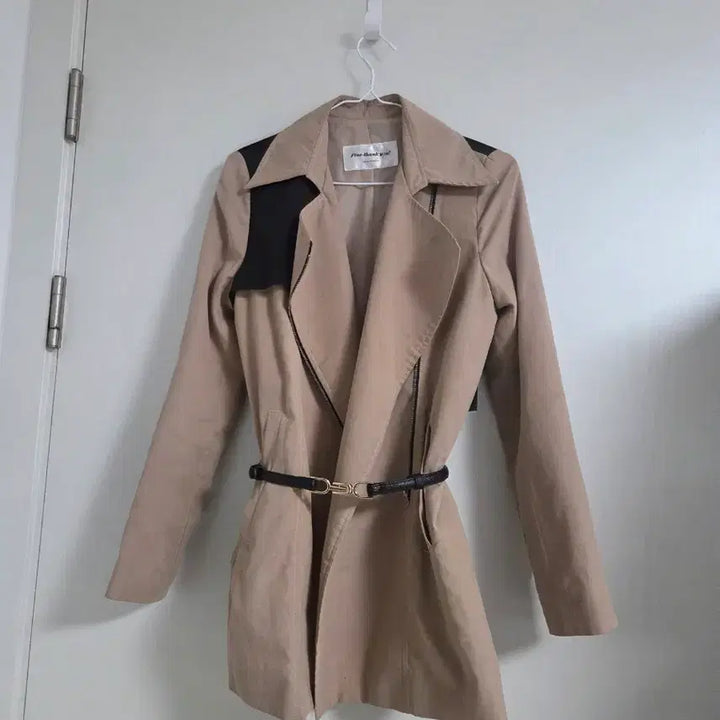 [BUNJANG] Beige Trench Coat with Belt / 베이지 트렌치코트 + 벨트