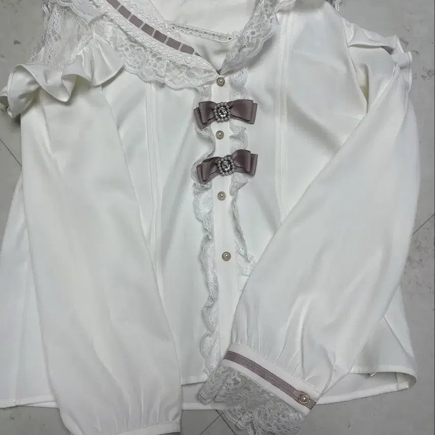 [BUNJANG] Nogenki 3-Ribbon White Blouse / 노겐키 2연리본 블라우스 화이트 지뢰계 양산형 일브 서브컬쳐