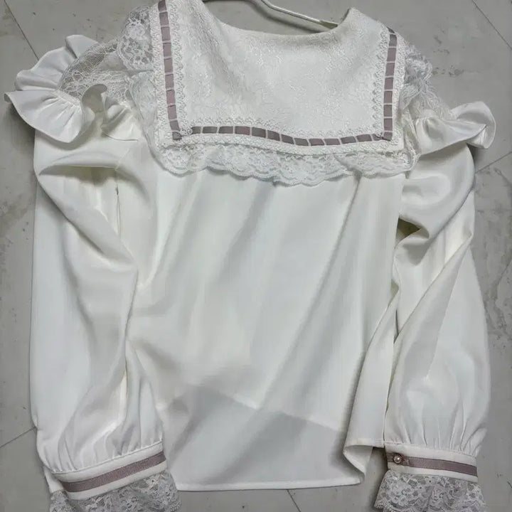 [BUNJANG] Nogenki 3-Ribbon White Blouse / 노겐키 2연리본 블라우스 화이트 지뢰계 양산형 일브 서브컬쳐