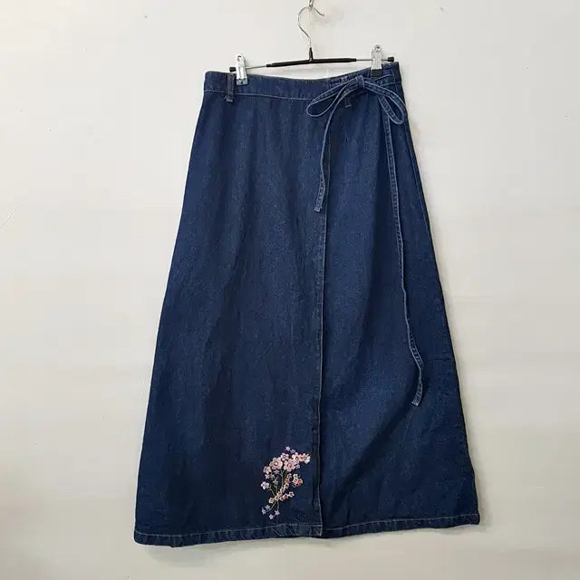 [BUNJANG] PLAY CHESS Denim Wrap Skirt / PLAY CHESS 랩 장식 데님 스커트