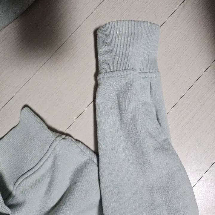 [BUNJANG] XL Army Small Heart Logo Sweatshirt / [L]아미 스몰 하트 로고 맨투맨