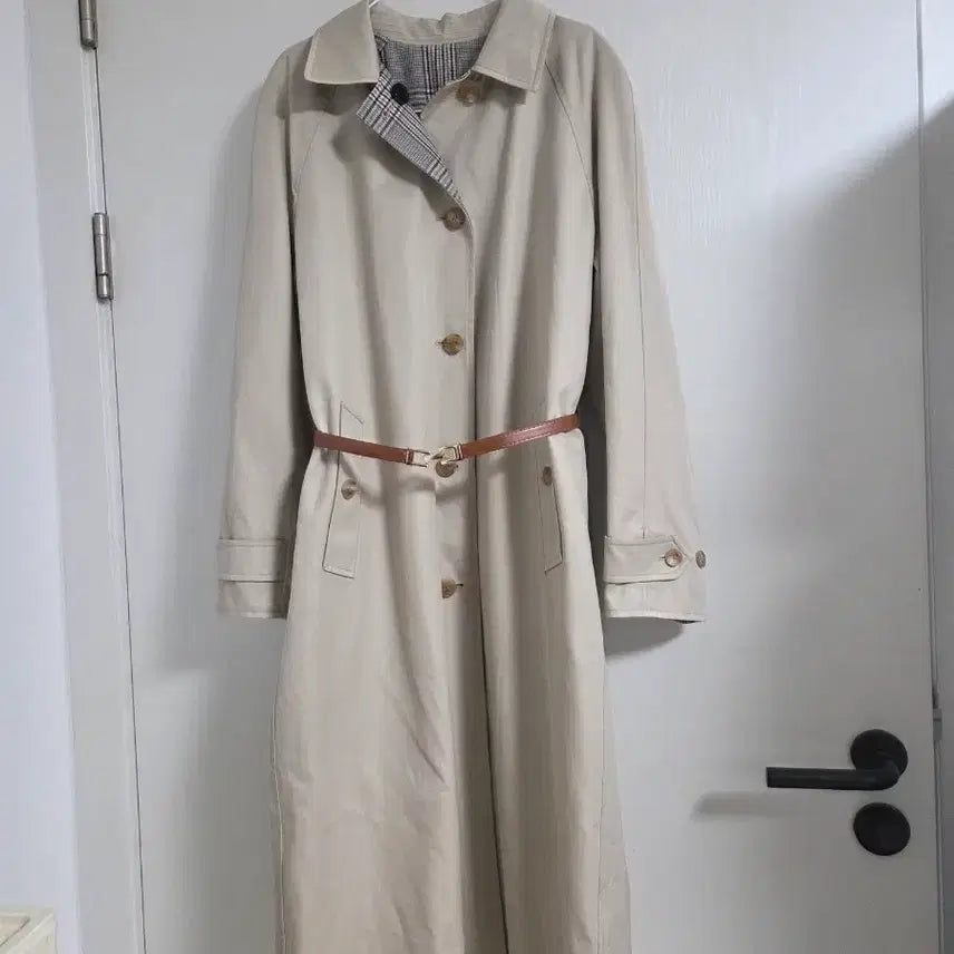 [BUNJANG] Beige Check Lined Long Trench Coat / 베이지색 체크 안감 롱 트렌치코트