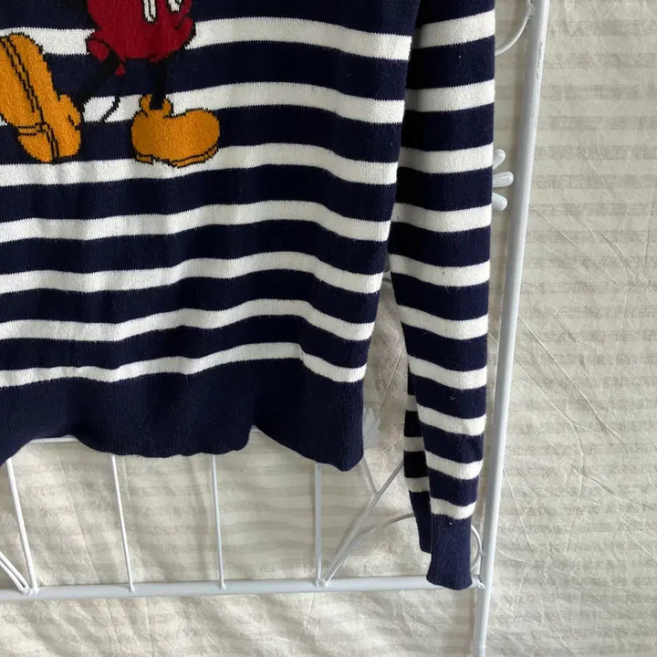 [BUNJANG] Uniqlo Vintage Mickey Mouse Navy Stripe T-shirt / 빈티지 미키 마우스 유니클로 네이비 스트라이프 티 917 y2k 스트릿