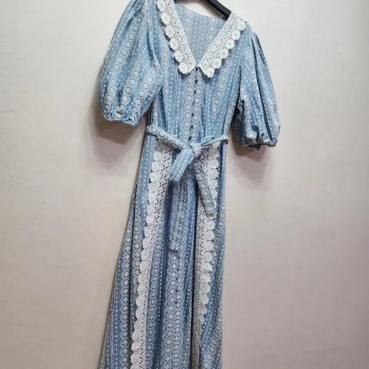 [SOLD OUT] 마쥬 라비아나 레이스 펀칭 원피스