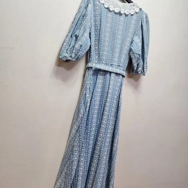 [SOLD OUT] 마쥬 라비아나 레이스 펀칭 원피스