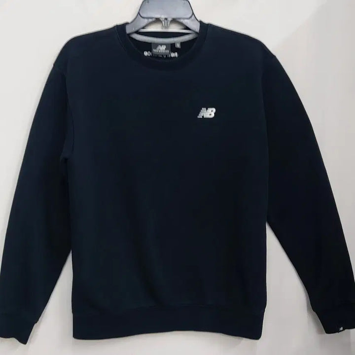 [BUNJANG] New Balance Basic Embroidered Logo Crewneck Sweatshirt / 뉴발란스 95 자수로고 베이직 맨투맨. BK.
