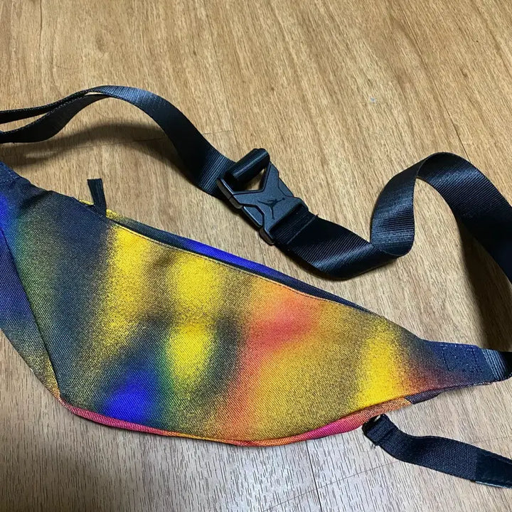[BUNJANG] Jordan Colorful Waist Bag / 조던 힙색 웨이스트백 컬러풀