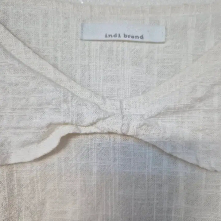 [BUNJANG] Frill Blouse Ivory / 옷장정리) 프릴 블라우스 아이보리