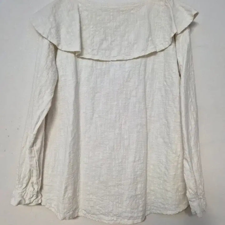 [BUNJANG] Frill Blouse Ivory / 옷장정리) 프릴 블라우스 아이보리