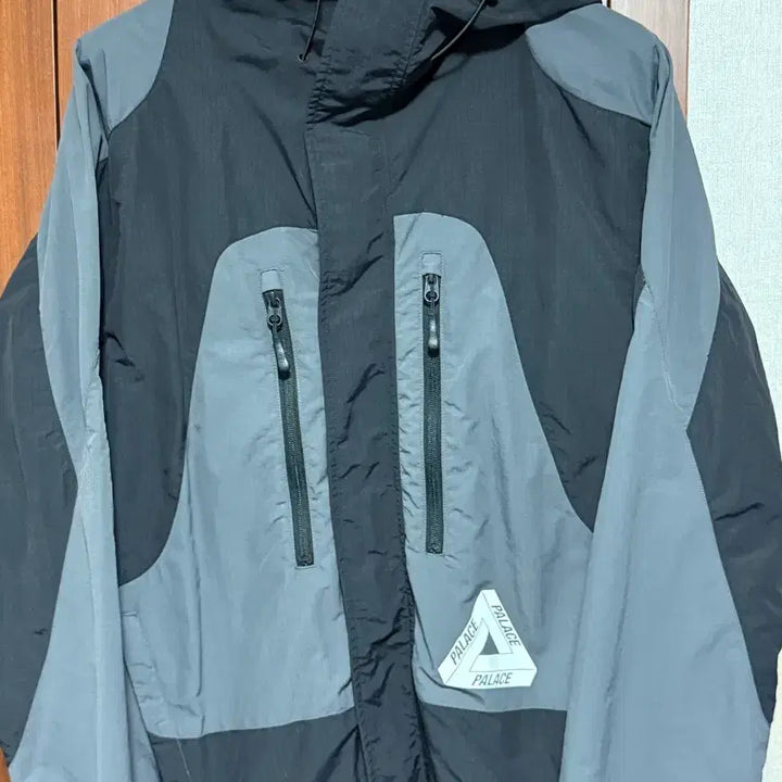 [BUNJANG] Palace Powder Jacket Windbreaker / Palace 팔라스 파우더 자켓 바람막이 (블랙/그레이)