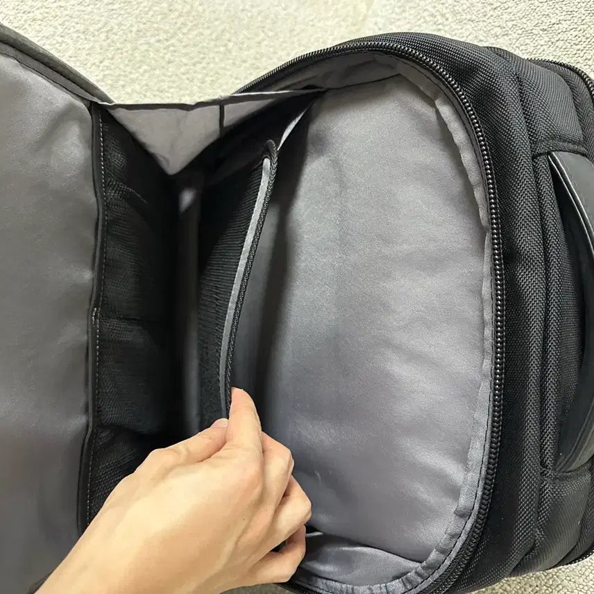 [BUNJANG] Samsonite Black Backpack / 샘소나이트 블랙 백팩 가방 팝니다