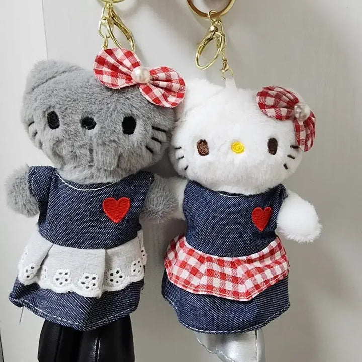 [BUNJANG] Hello Kitty Long Legs Doll Keyring / 헬로키티 롱다리 인형 키링 (회색/흰색)