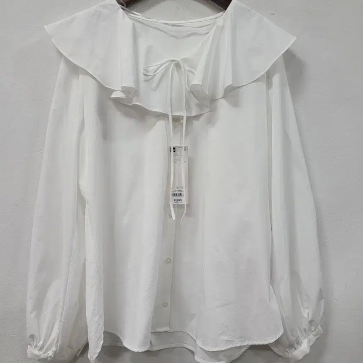 [BUNJANG] Gu White Frill Collar Blouse / 새상품) Gu 화이트 프릴 카라 블라우스