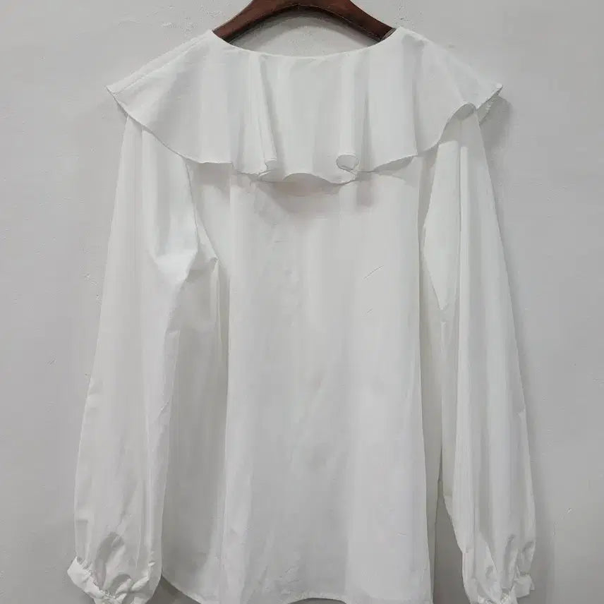 [BUNJANG] Gu White Frill Collar Blouse / 새상품) Gu 화이트 프릴 카라 블라우스