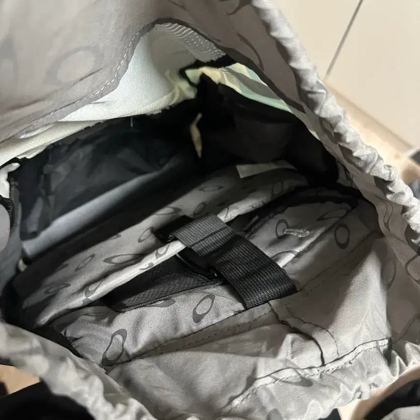[BUNJANG] Oakley Backpack / 오클리 백팩
