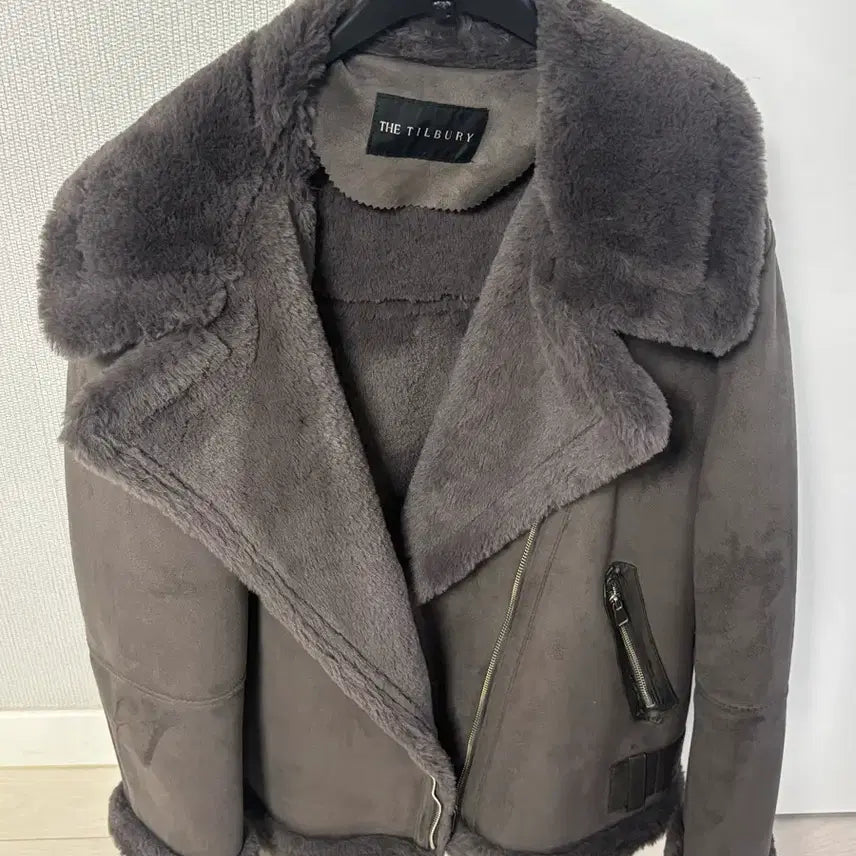 [BUNJANG] The Tillybury Mouton Jacket / 더틸버리 무스탕