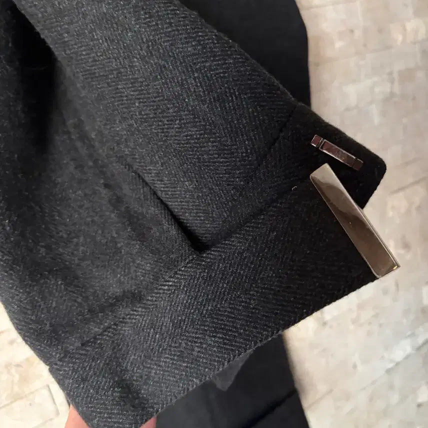 [BUNJANG] Tom Ford Dark Gray Herringbone Atticus Slacks / 톰포드 다크 그레이 헤링본 아티쿠스 슬랙스