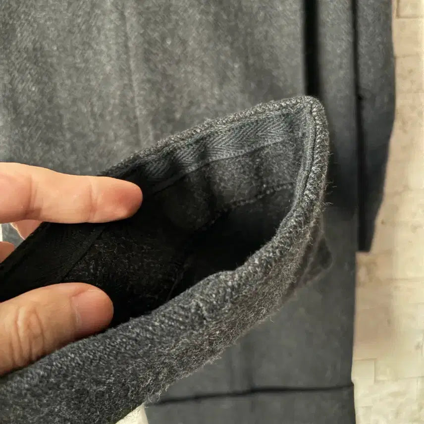 [BUNJANG] Tom Ford Dark Gray Herringbone Atticus Slacks / 톰포드 다크 그레이 헤링본 아티쿠스 슬랙스