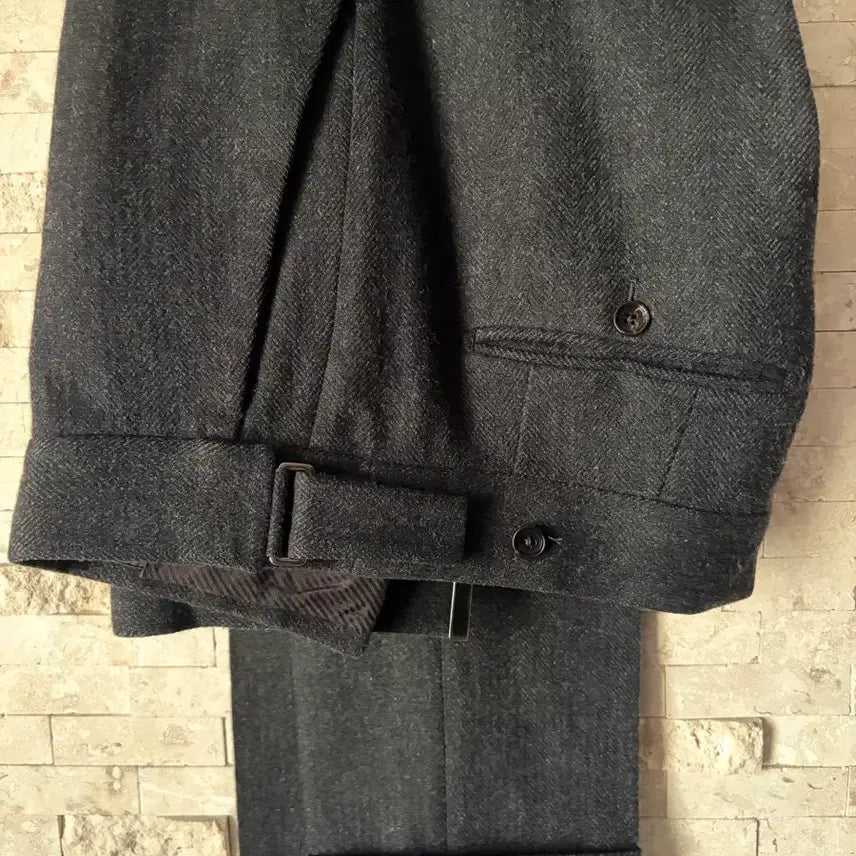 [BUNJANG] Tom Ford Dark Gray Herringbone Atticus Slacks / 톰포드 다크 그레이 헤링본 아티쿠스 슬랙스