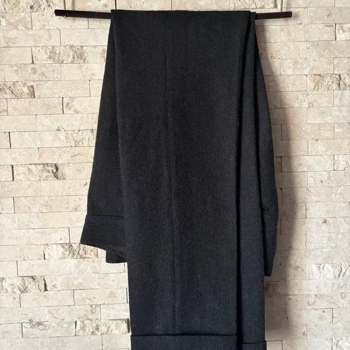 [BUNJANG] Tom Ford Dark Gray Herringbone Atticus Slacks / 톰포드 다크 그레이 헤링본 아티쿠스 슬랙스