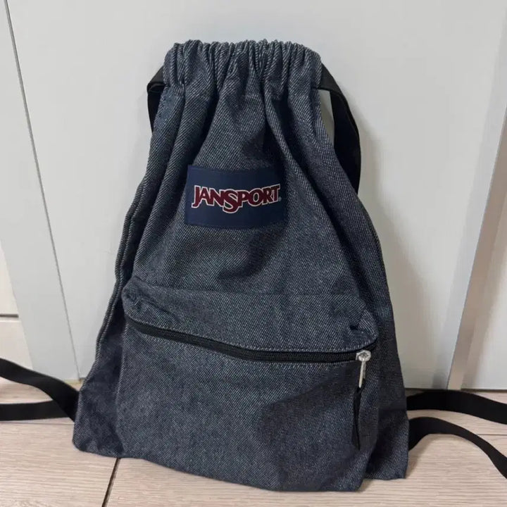 [BUNJANG] JanSport Drawstring Denim Backpack / 잔스포츠 드로우색 데님 컬러
