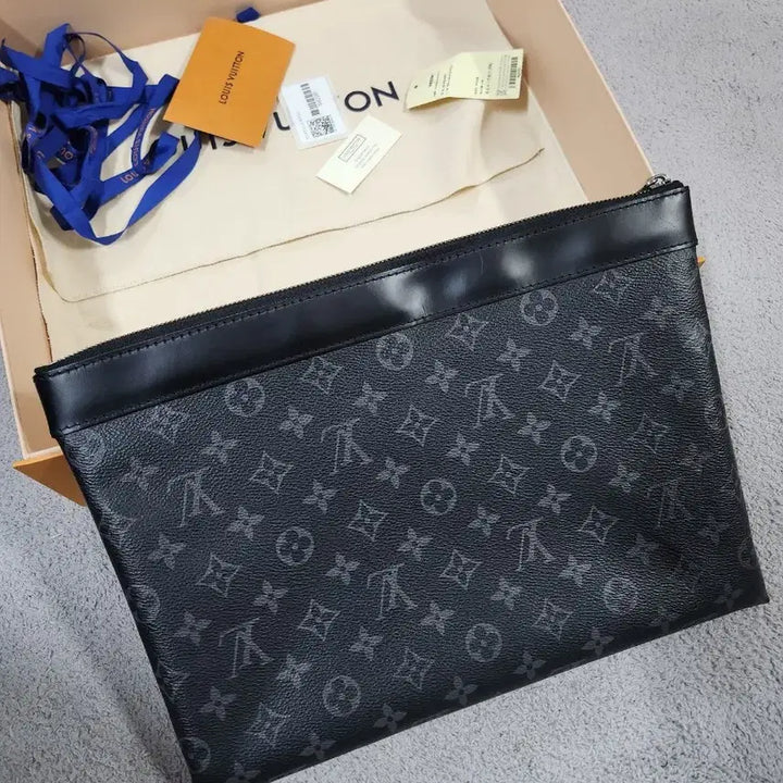 [BUNJANG] Louis Vuitton Monogram Eclipse Clutch / 루이비통 모노그램 이클립스 클러치