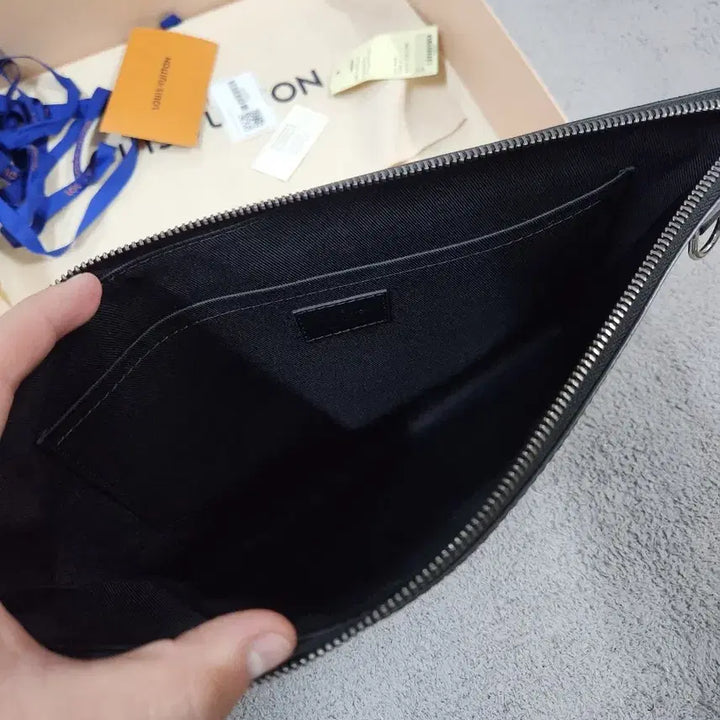 [BUNJANG] Louis Vuitton Monogram Eclipse Clutch / 루이비통 모노그램 이클립스 클러치