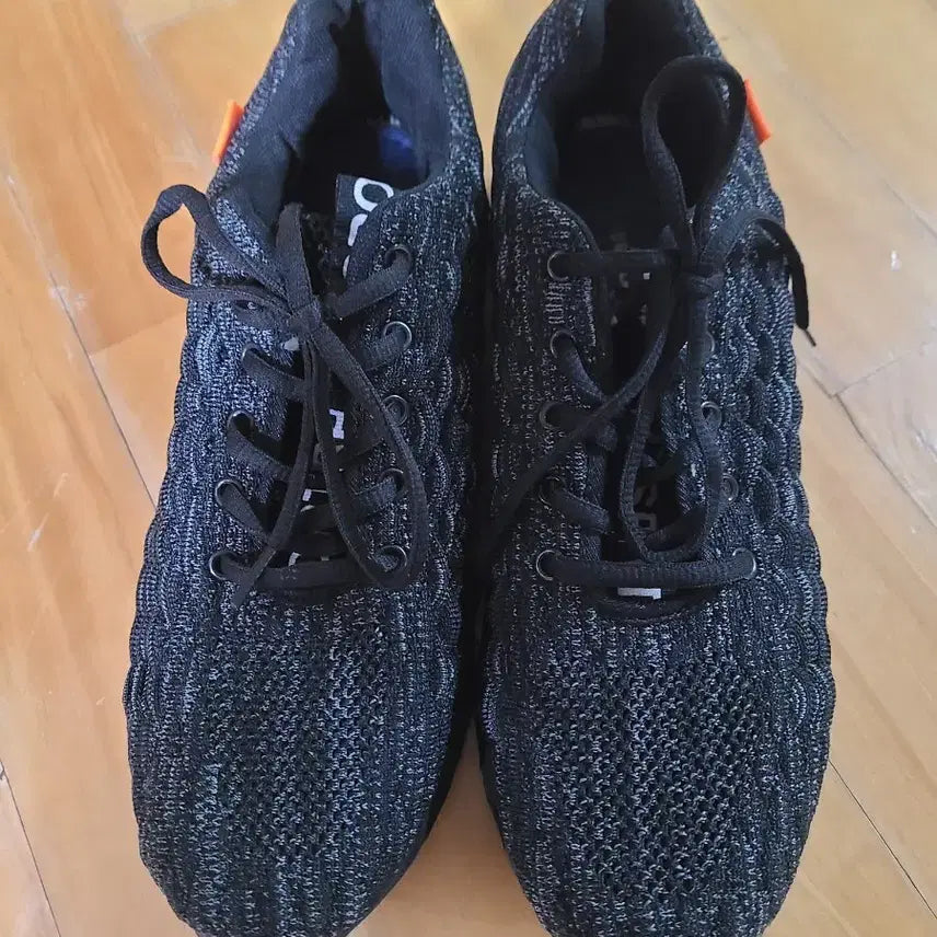 [BUNJANG] Black Mesh Sneakers / 메쉬 소재 검정색 운동화