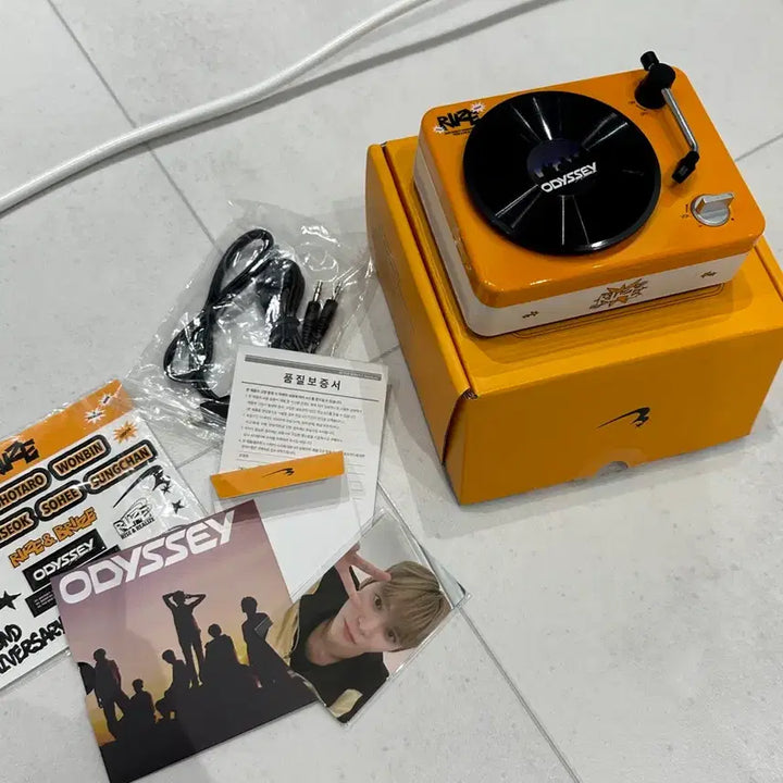[BUNJANG] RIIZE Eunseok Bluetooth Turntable Speaker / 라이즈 턴테이블 블루투스 스피커 은석